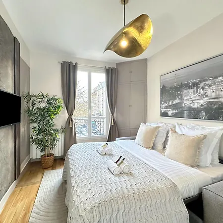 Fabulous Near Bercy
